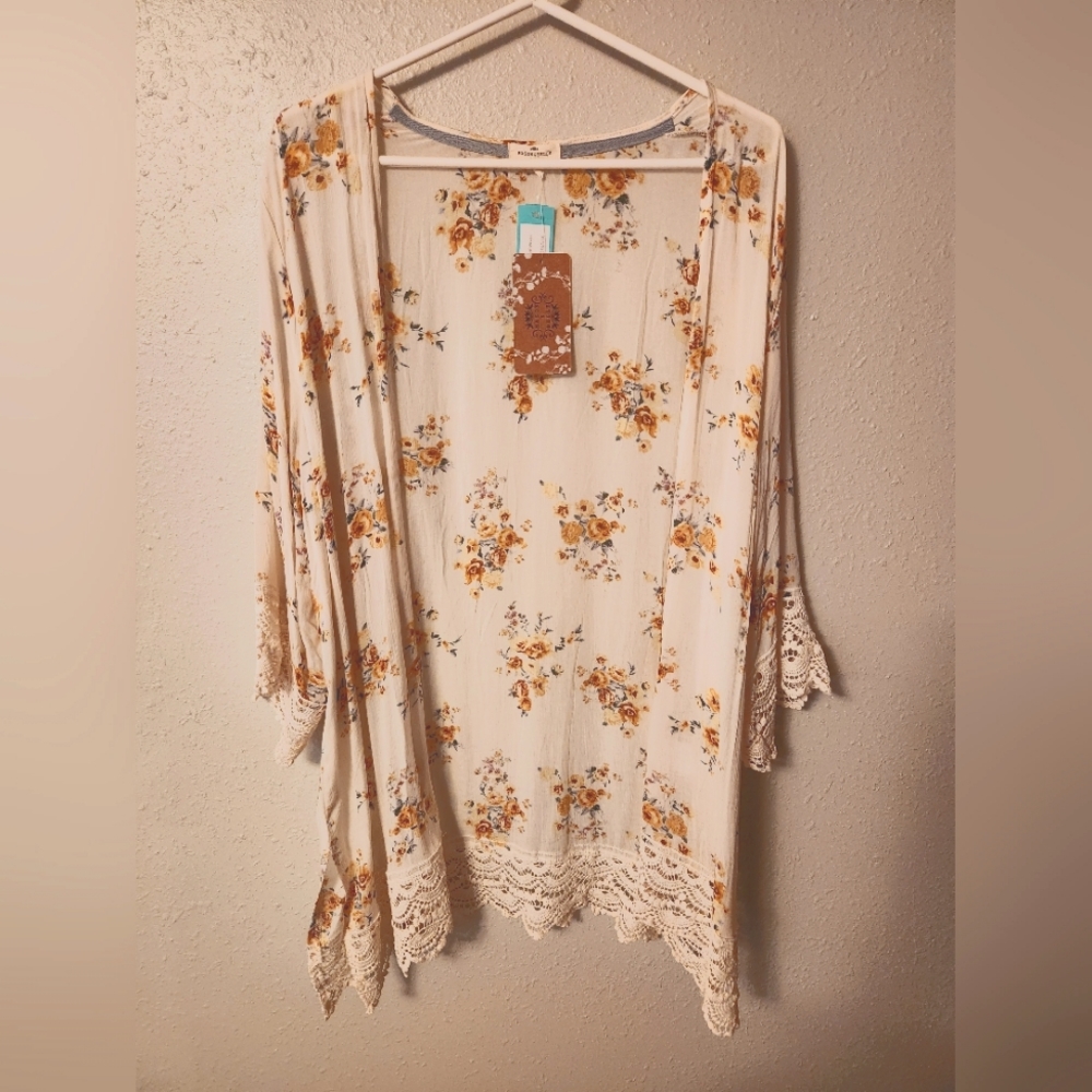 Mason & Belle top, size large, cream color with a beautiful flower print.